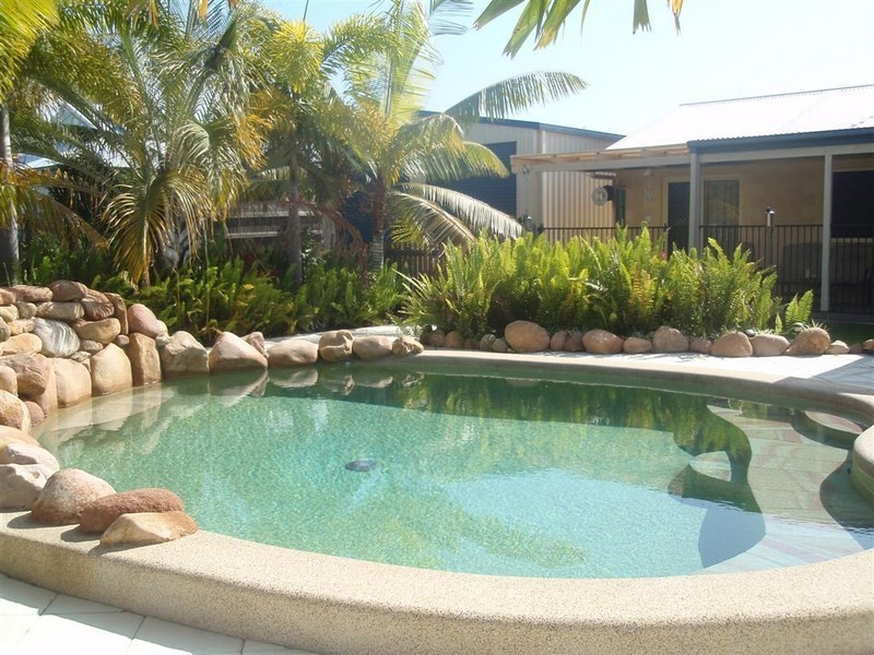 1 Donostia Crescent, Bushland Beach QLD 4818