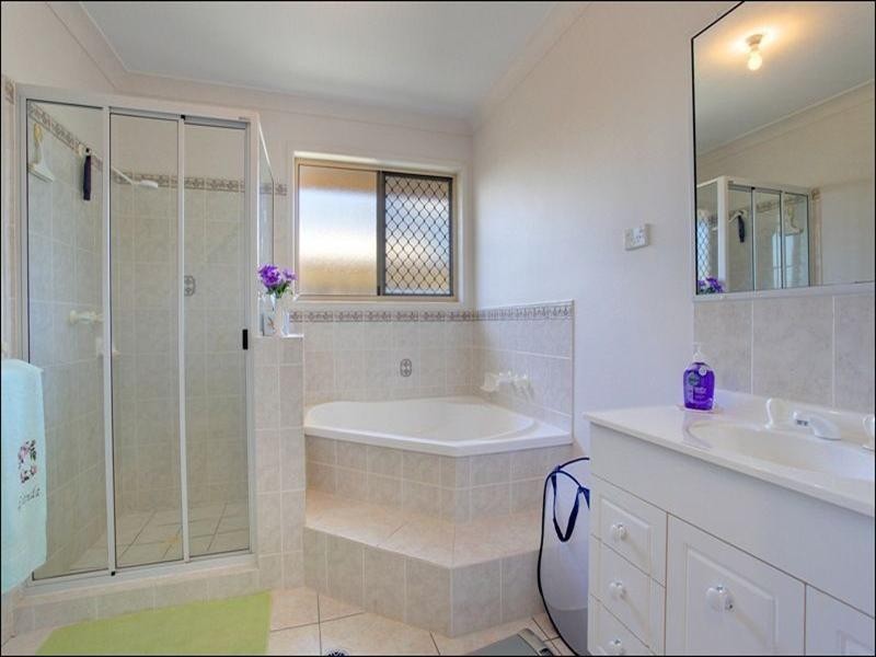 12 Wheeler, Kirwan QLD 4817