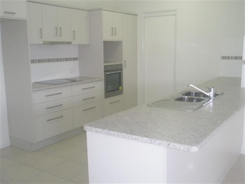 5 Ningaloo Crescent, Burdell QLD 4818