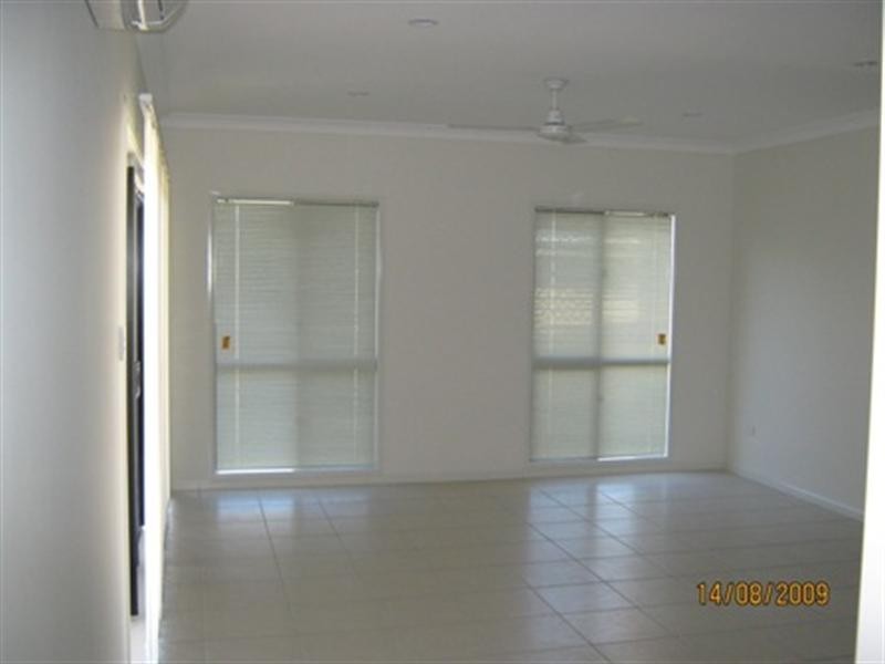 5 Ningaloo Crescent, Burdell QLD 4818