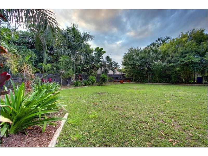 8 Ahearne Street, Hermit Park QLD 4812