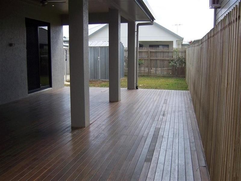 19 Sheerwater Parade, Douglas QLD 4814