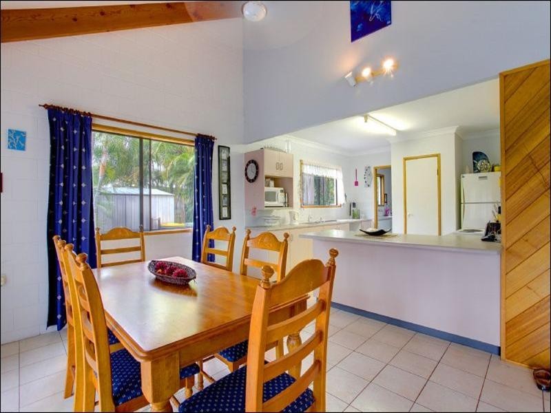 4 Vesterman Court, Bushland Beach QLD 4818