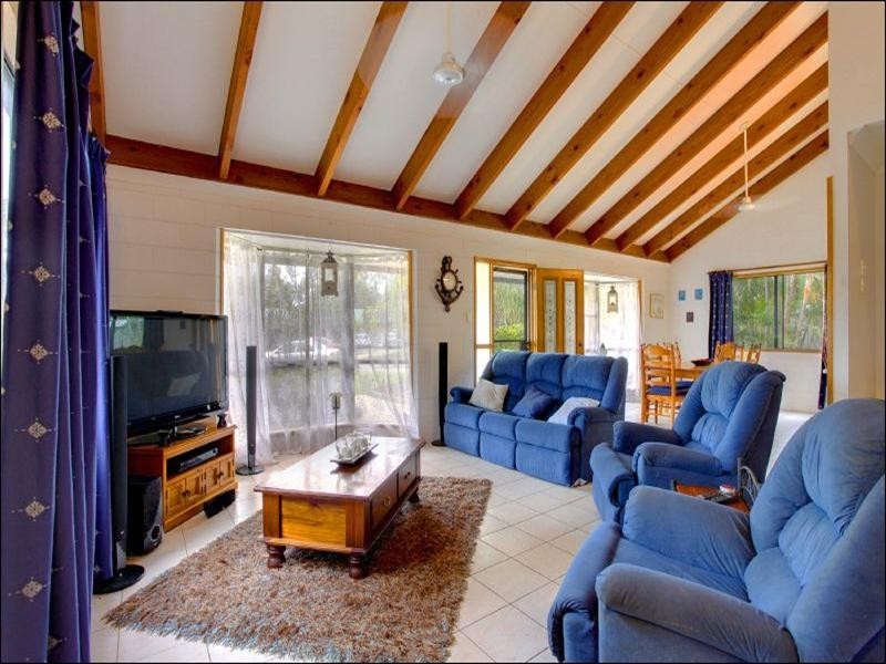 4 Vesterman Court, Bushland Beach QLD 4818