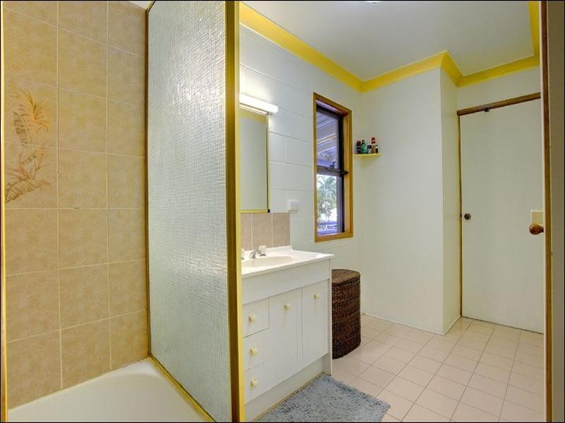 4 Vesterman Court, Bushland Beach QLD 4818