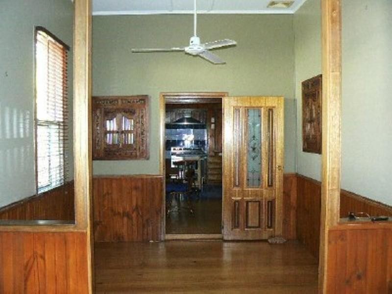6 Norman Street, West End QLD 4810