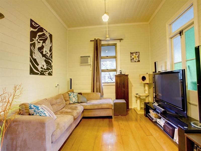 50 Eleventh Avenue, Railway Estate QLD 4810