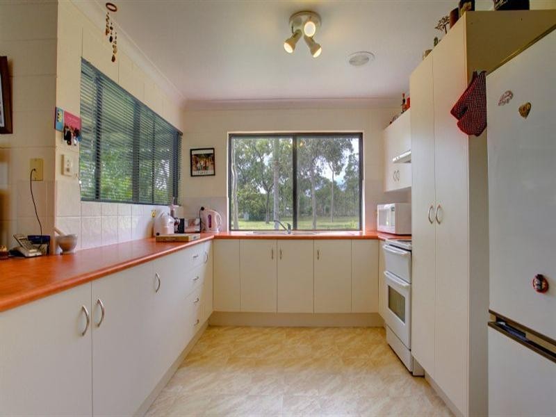 27 Blue Mountain Drive, Bluewater QLD 4818