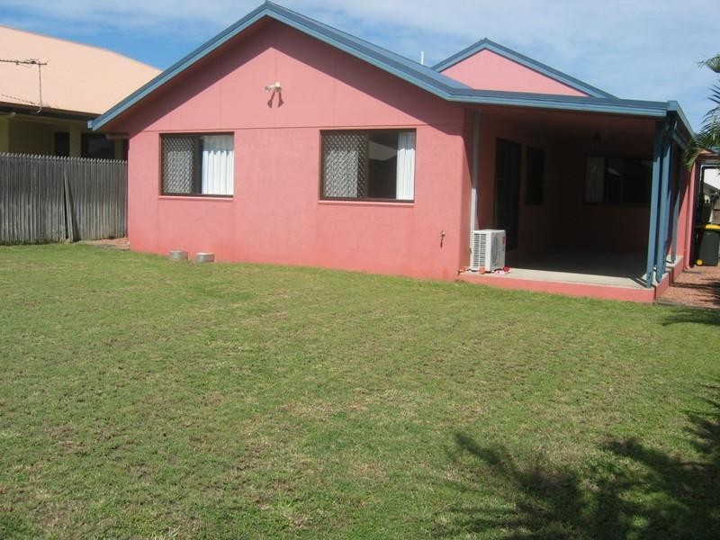 42 Estuary Parade, Douglas QLD 4814