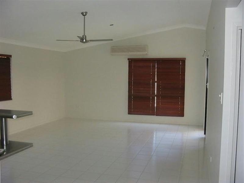 74 Estuary Parade, Douglas QLD 4814