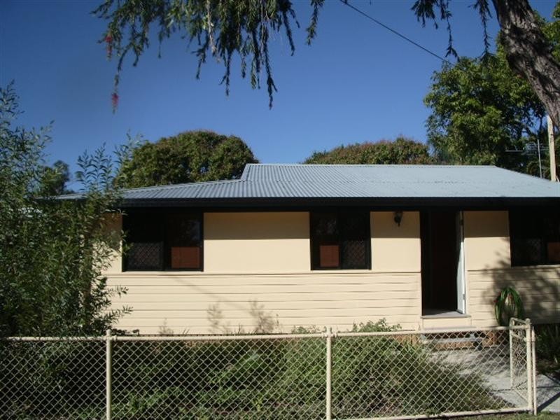 7 Hirst Street, Hermit Park QLD 4812