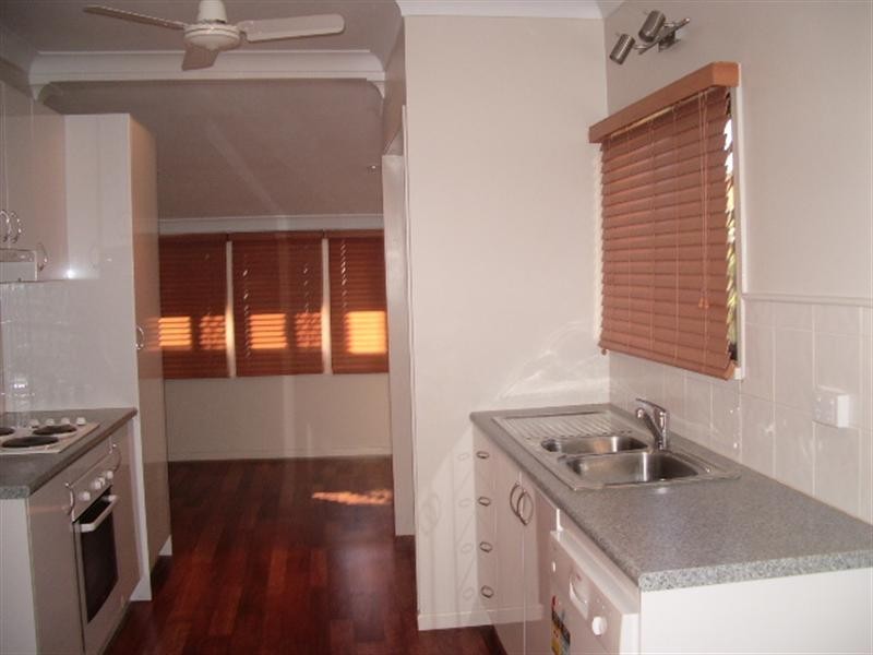 7 Hirst Street, Hermit Park QLD 4812