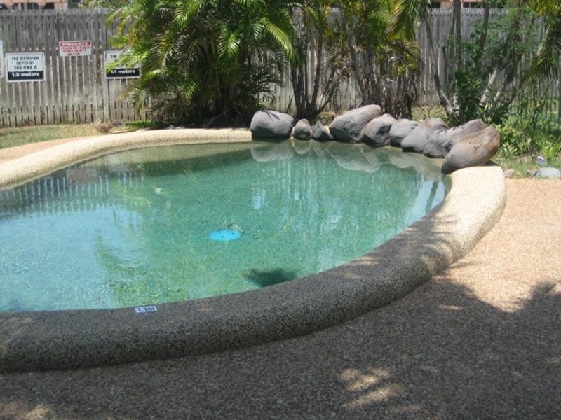 3/36 Henry Steet, West End QLD 4810