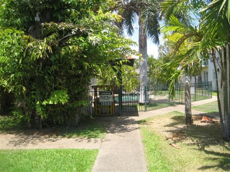 3/36 Henry Steet, West End QLD 4810