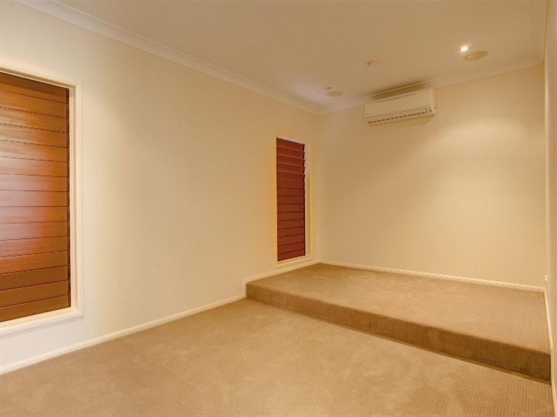 24 Dunlop Street, Kelso QLD 4815