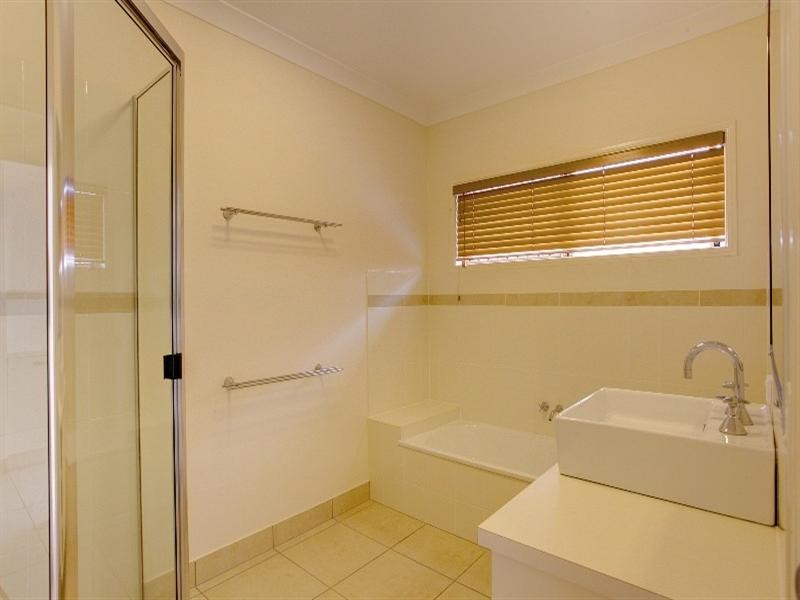 24 Dunlop Street, Kelso QLD 4815