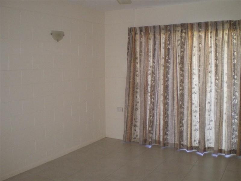 2/17 Maroong Street, Currajong QLD 4812