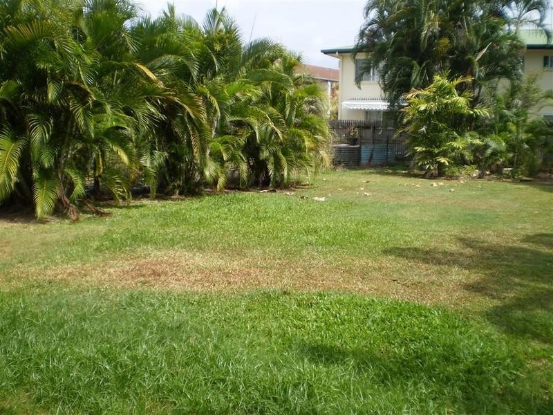 8 Sturges Street, Hermit Park QLD 4812