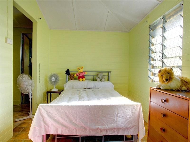 38 Ralston Street, West End QLD 4810