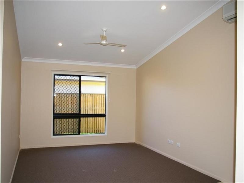 16 Eshelby Street, Bushland Beach QLD 4818