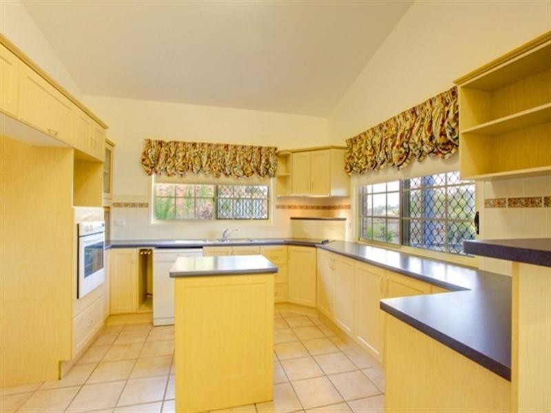 6 Tottenham Court, Kirwan QLD 4817