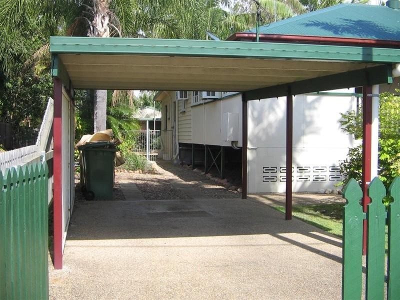 14 Eigth Avenue, South Townsville QLD 4810