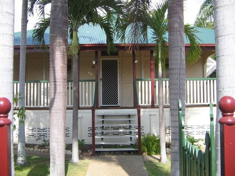 14 Eigth Avenue, South Townsville QLD 4810