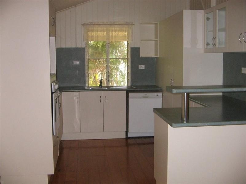 14 Eigth Avenue, South Townsville QLD 4810