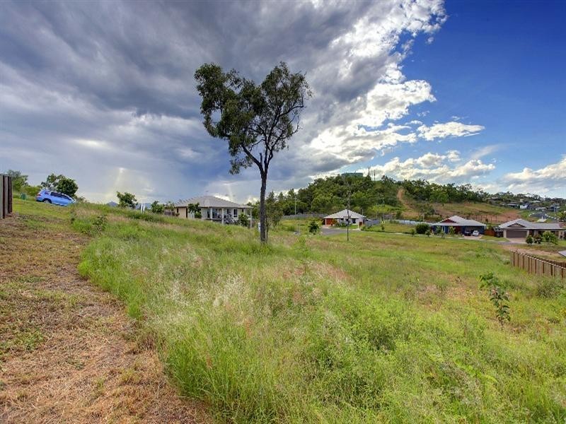 4 Harrier Court, Bushland Beach QLD 4818