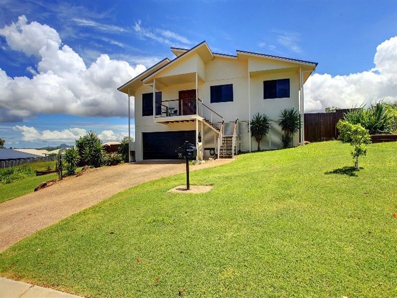 11 Genesta Court, Bushland Beach QLD 4818