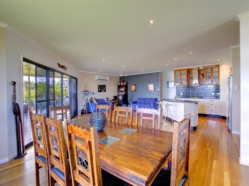 11 Genesta Court, Bushland Beach QLD 4818