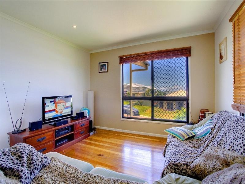 11 Genesta Court, Bushland Beach QLD 4818