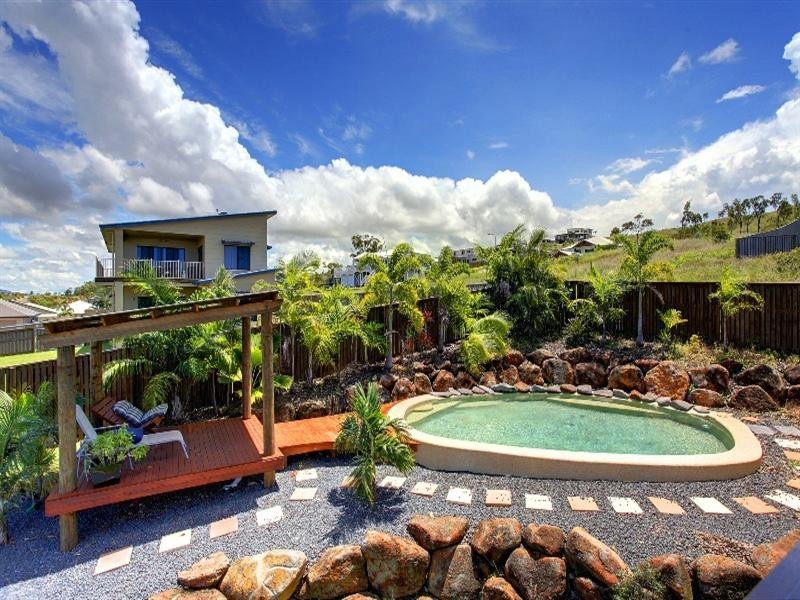 11 Genesta Court, Bushland Beach QLD 4818