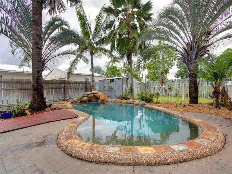 8 Peppertree Street, Kirwan QLD 4817