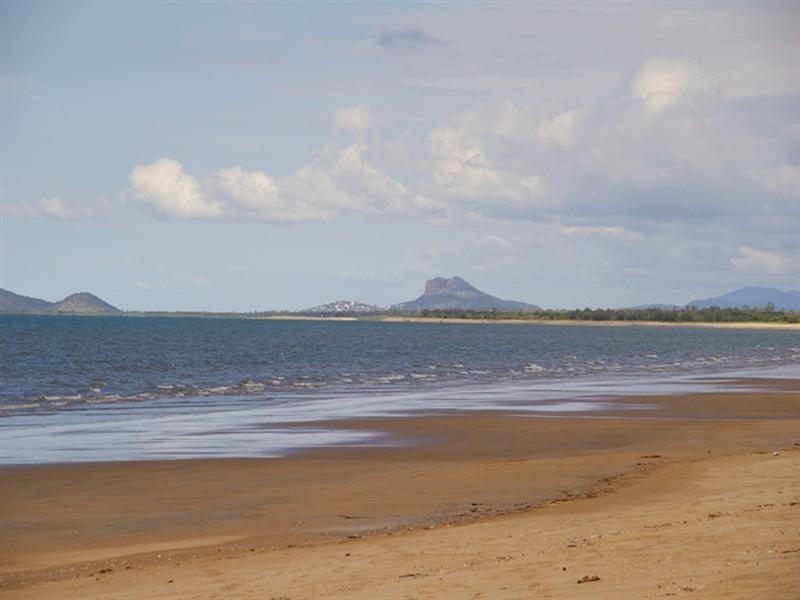6 Reef Street, Saunders Beach QLD 4818