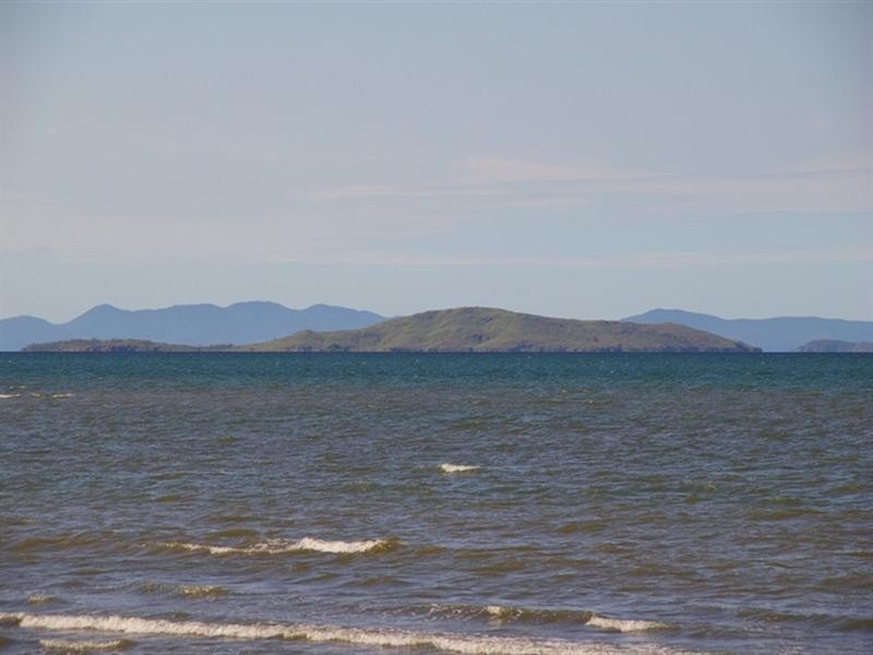 6 Reef Street, Saunders Beach QLD 4818