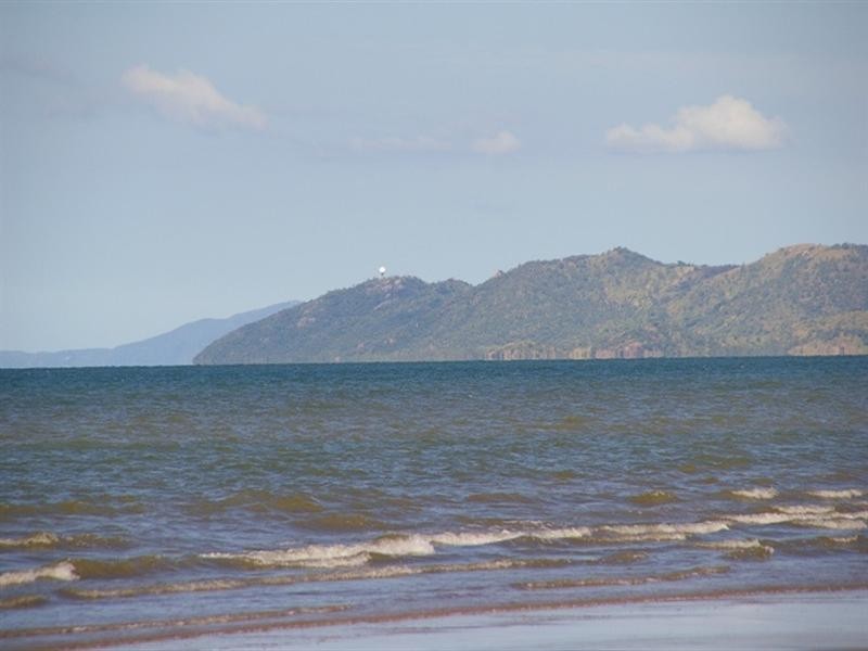 6 Reef Street, Saunders Beach QLD 4818
