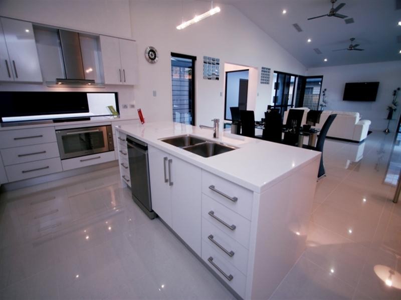 6 Arafura Close, Burdell QLD 4818