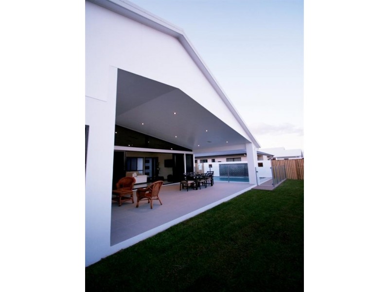 6 Arafura Close, Burdell QLD 4818