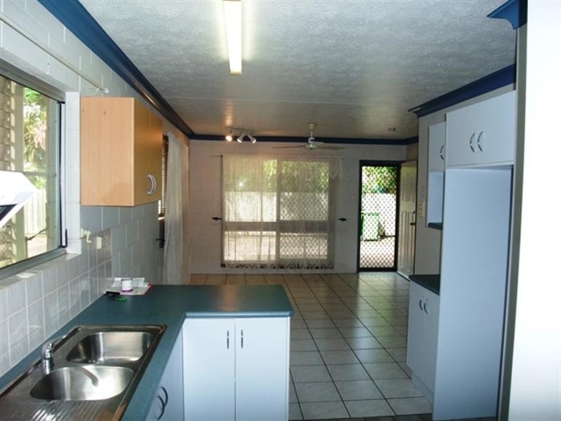 1/116 Queens Road, Hermit Park QLD 4812