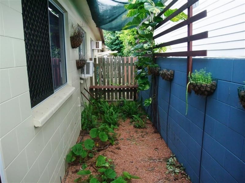 1/116 Queens Road, Hermit Park QLD 4812