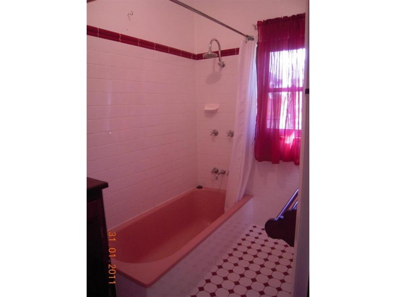 70 Norris Street, Hermit Park QLD 4812