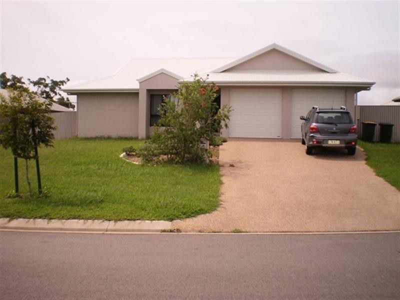 8 Dungurra Place, Bushland Beach QLD 4818