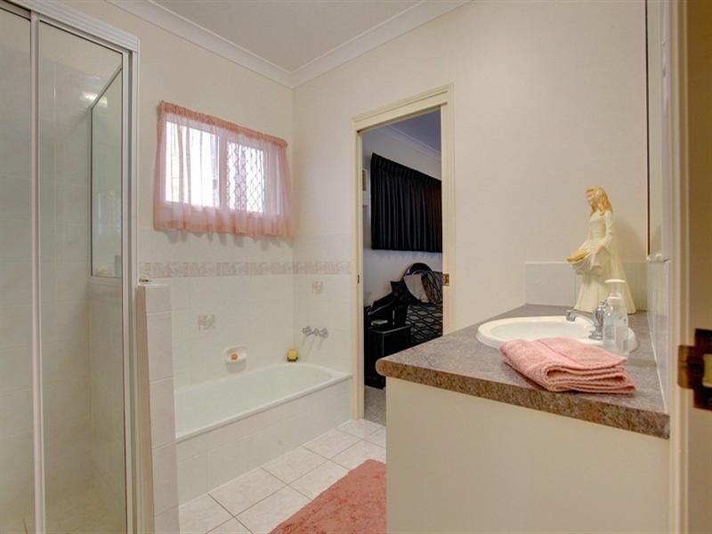 11 Silky Oak Street, Kirwan QLD 4817