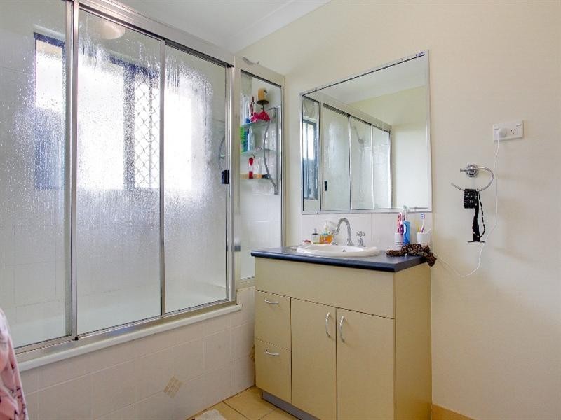 25 Kempton Chase, Burdell QLD 4818