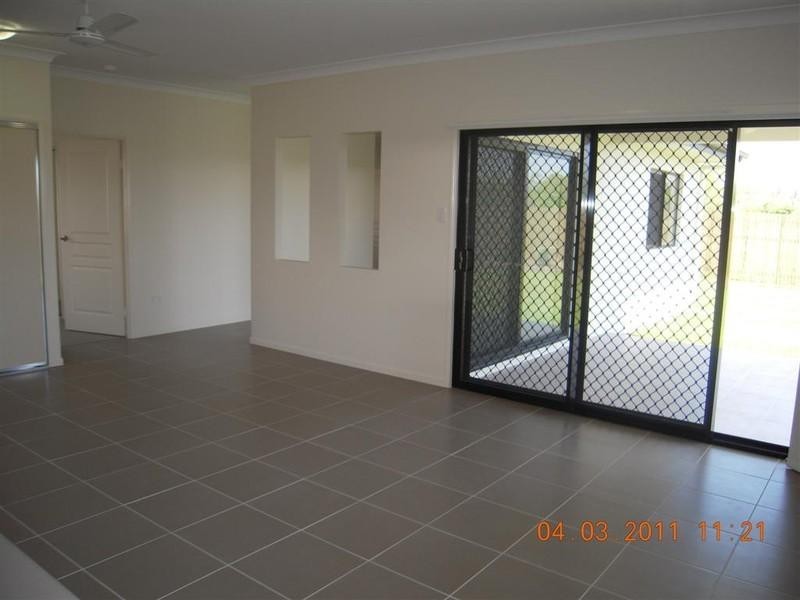 6 Black Apple Avenue, ‘Sanctum’, Mount Low QLD 4818