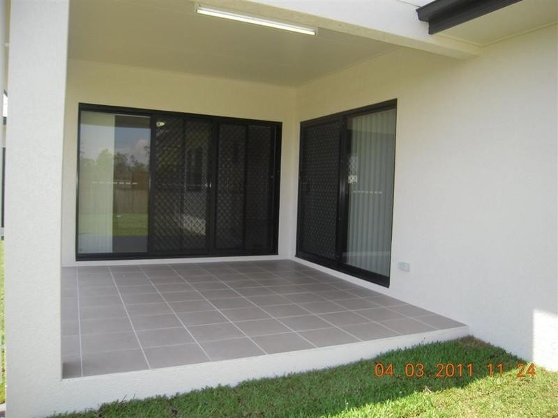 6 Black Apple Avenue, ‘Sanctum’, Mount Low QLD 4818