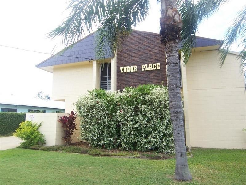 4/17 Gladstone Street, Pimlico QLD 4812