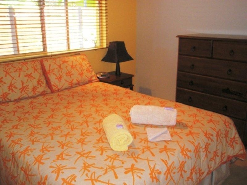 16 Yule Street, Picnic Bay QLD 4819