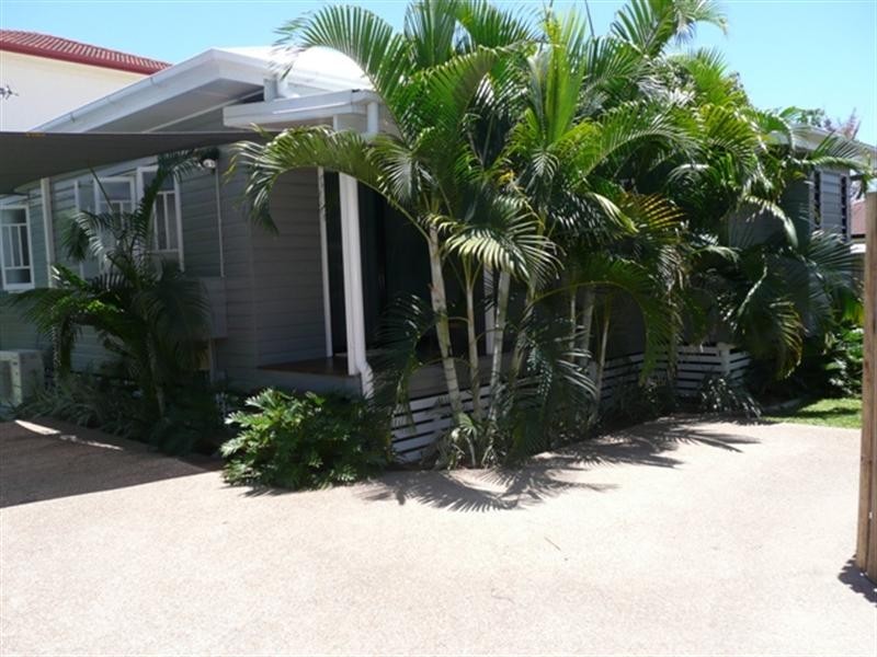 12A Carmody Street, Hermit Park QLD 4812